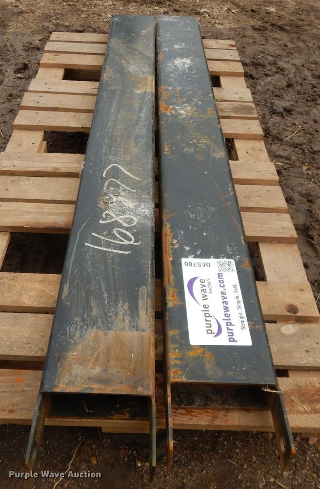 image for item DE5786 Pallet fork extensions
