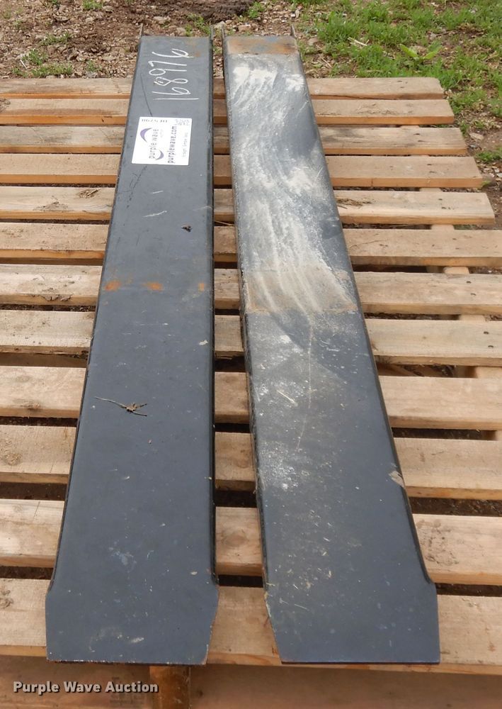 image for item DE5790 6'L pallet fork extensions