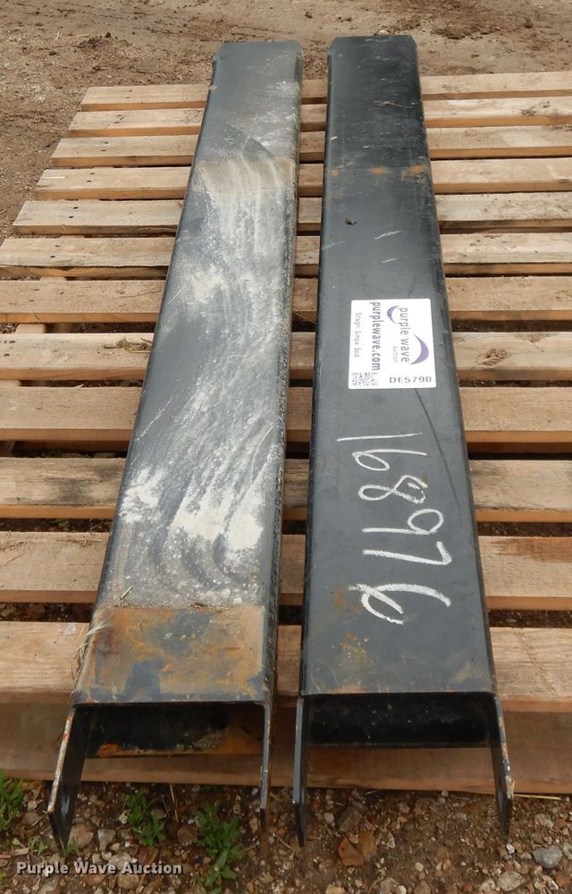 image for item DE5790 6'L pallet fork extensions