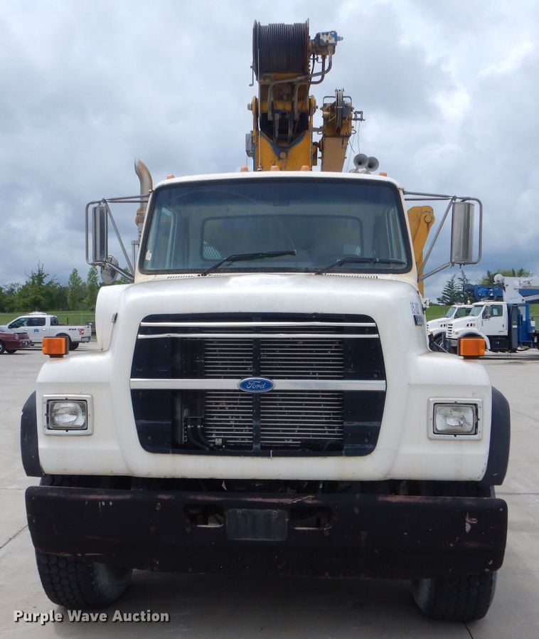image for item DF3192 1996 Ford L8000  crane truck