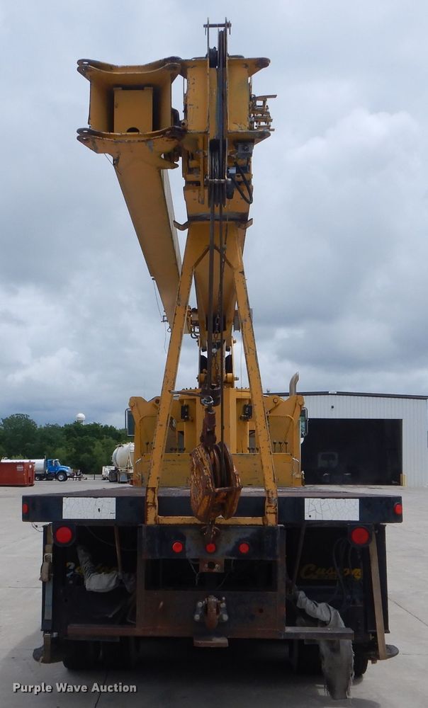 image for item DF3192 1996 Ford L8000  crane truck
