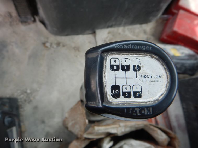 image for item DF3192 1996 Ford L8000  crane truck