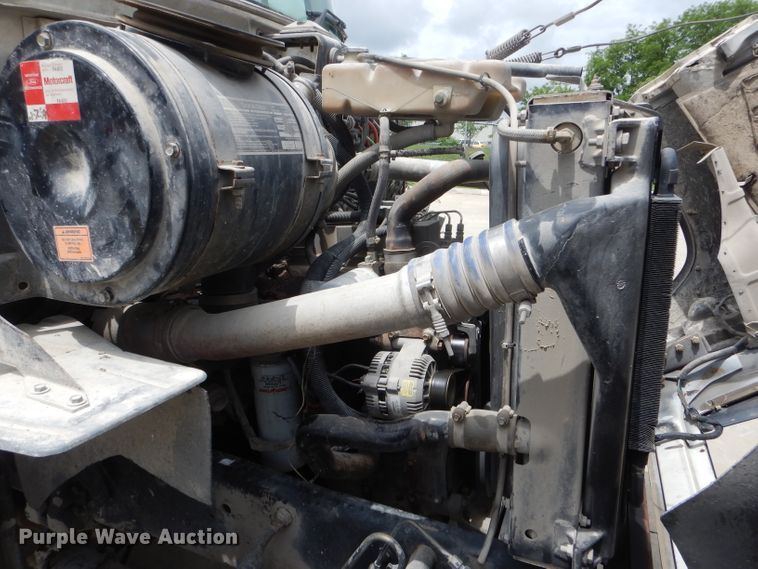 image for item DF3192 1996 Ford L8000  crane truck