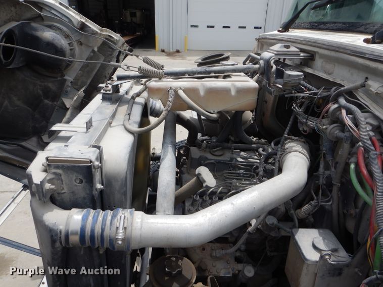 image for item DF3192 1996 Ford L8000  crane truck