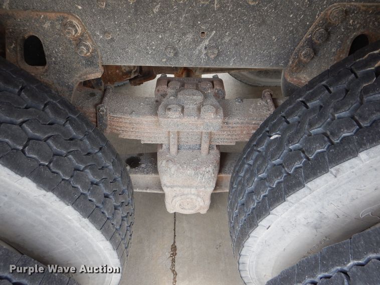 image for item DF3192 1996 Ford L8000  crane truck