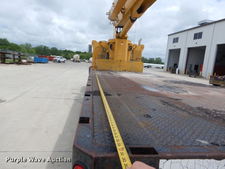 image for item DF3192 1996 Ford L8000  crane truck