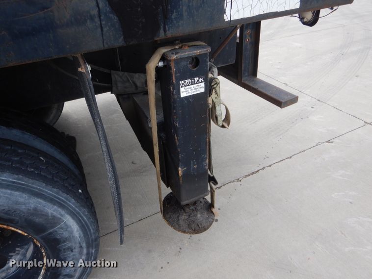 image for item DF3192 1996 Ford L8000  crane truck