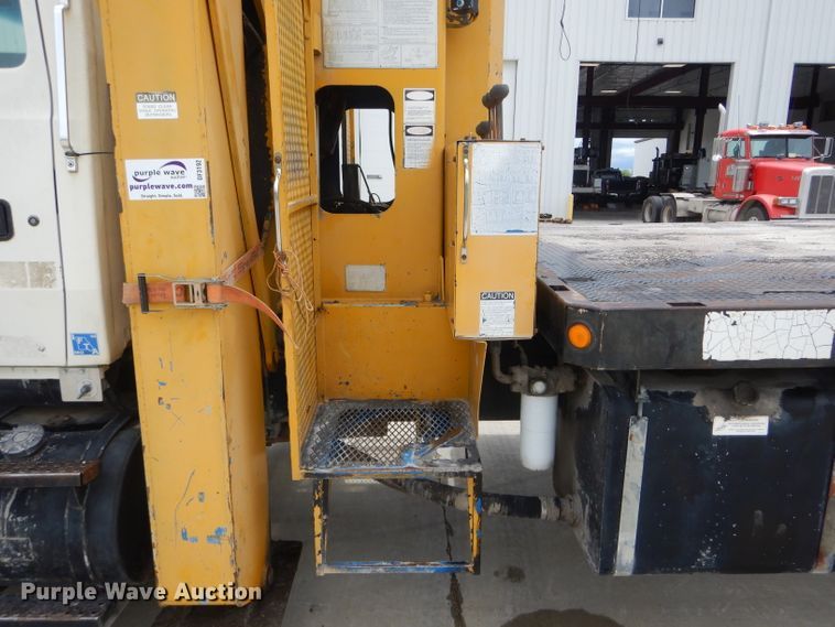 image for item DF3192 1996 Ford L8000  crane truck