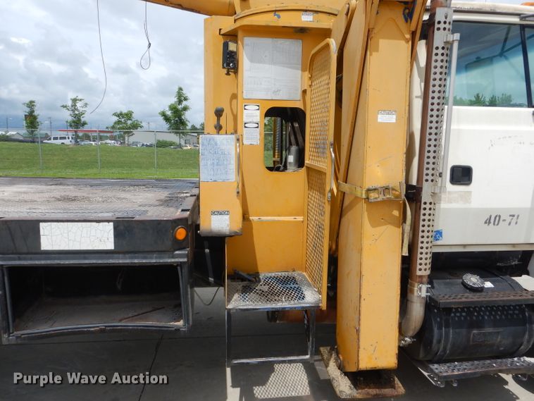 image for item DF3192 1996 Ford L8000  crane truck