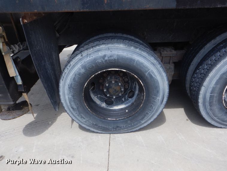 image for item DF3192 1996 Ford L8000  crane truck