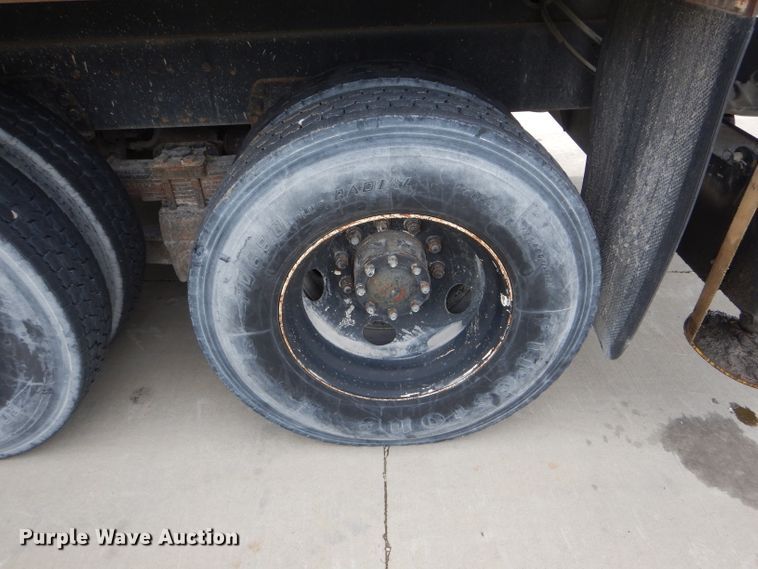 image for item DF3192 1996 Ford L8000  crane truck