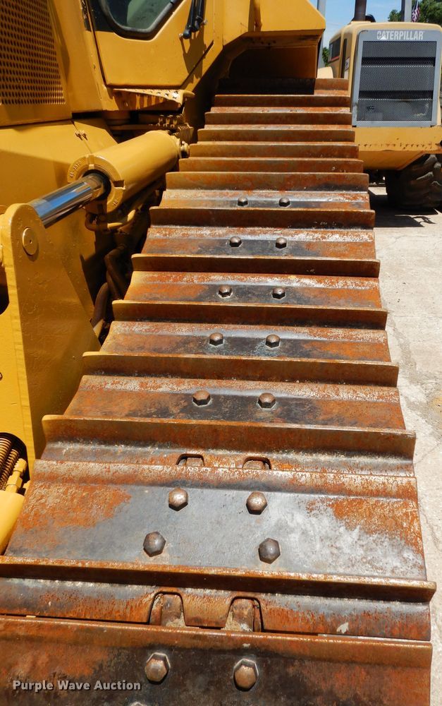 image for item DF4051 1999 Caterpillar D6M XL  dozer