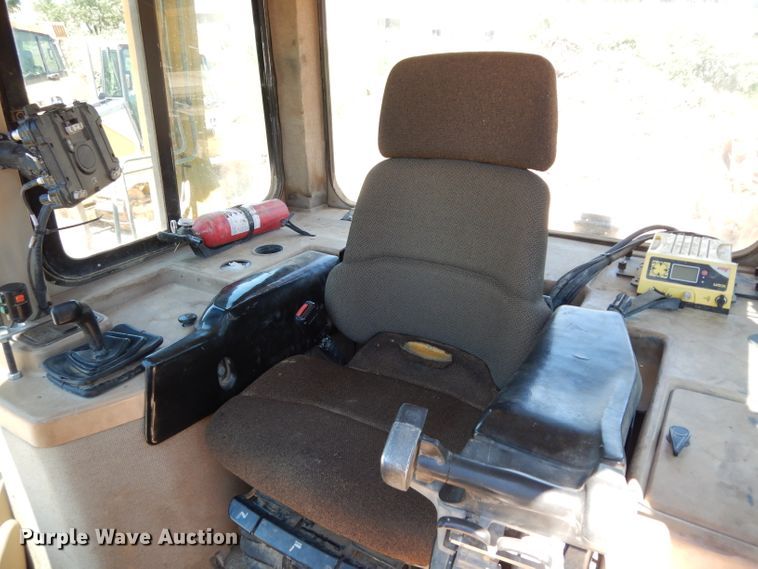 image for item DF4051 1999 Caterpillar D6M XL  dozer