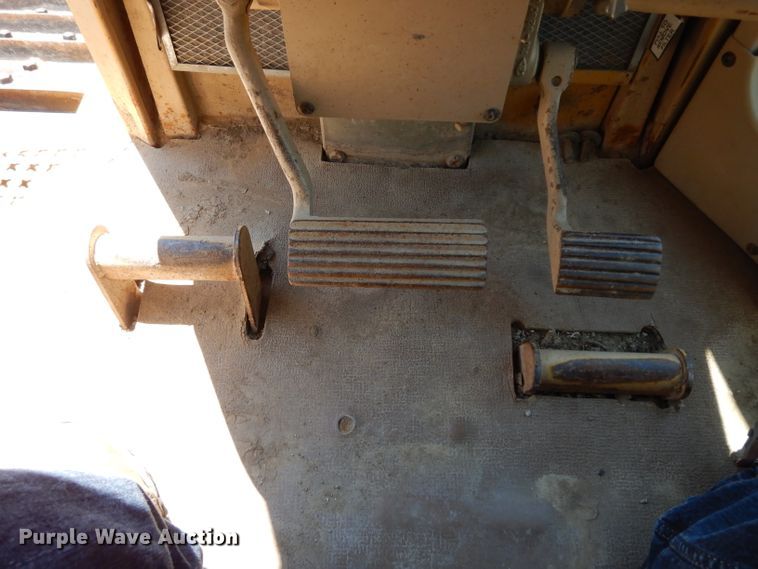 image for item DF4051 1999 Caterpillar D6M XL  dozer