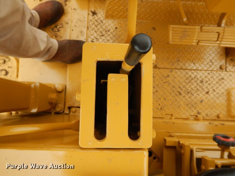 image for item DF5364 1990 Komatsu D83P  dozer