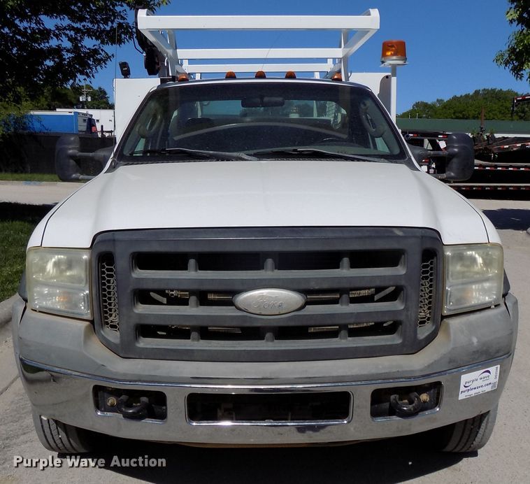 image for item DG2598 2006 Ford F550 Super Duty XL  service truck