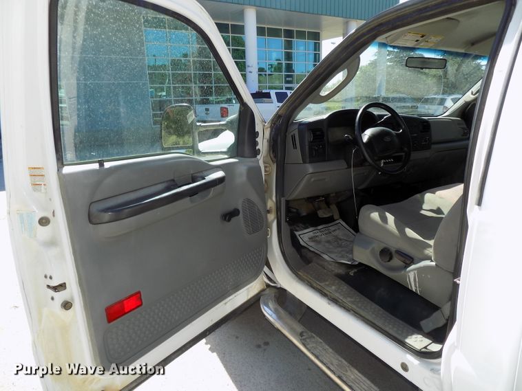 image for item DG2598 2006 Ford F550 Super Duty XL  service truck