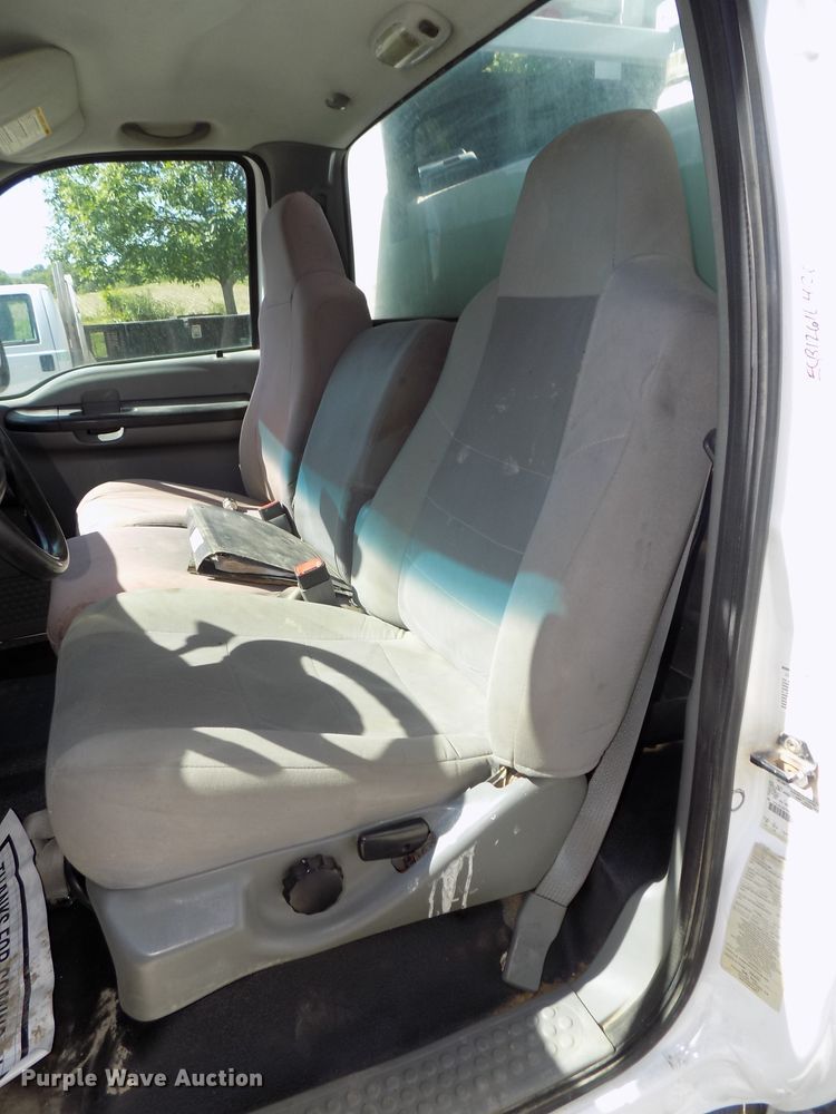 image for item DG2598 2006 Ford F550 Super Duty XL  service truck