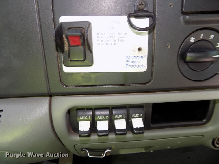 image for item DG2598 2006 Ford F550 Super Duty XL  service truck