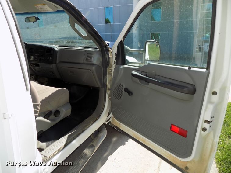 image for item DG2598 2006 Ford F550 Super Duty XL  service truck