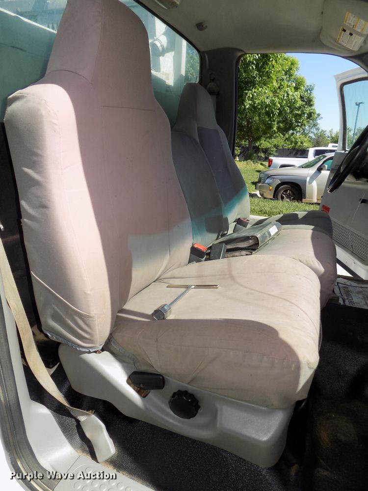 image for item DG2598 2006 Ford F550 Super Duty XL  service truck