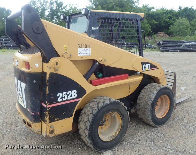 image for item DG3239 2007 Caterpillar 252B  skid steer loader