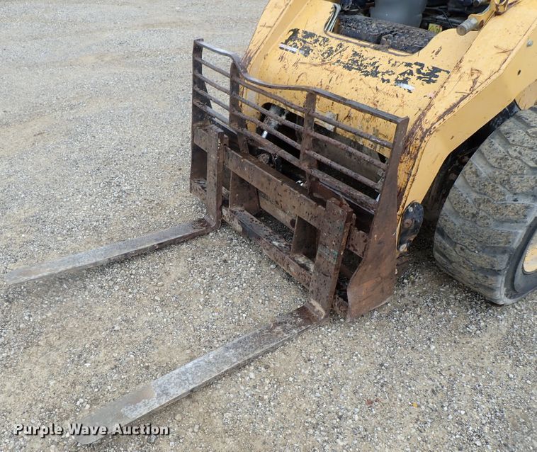 image for item DG3239 2007 Caterpillar 252B  skid steer loader