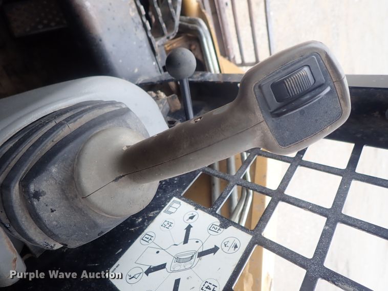 image for item DG3239 2007 Caterpillar 252B  skid steer loader