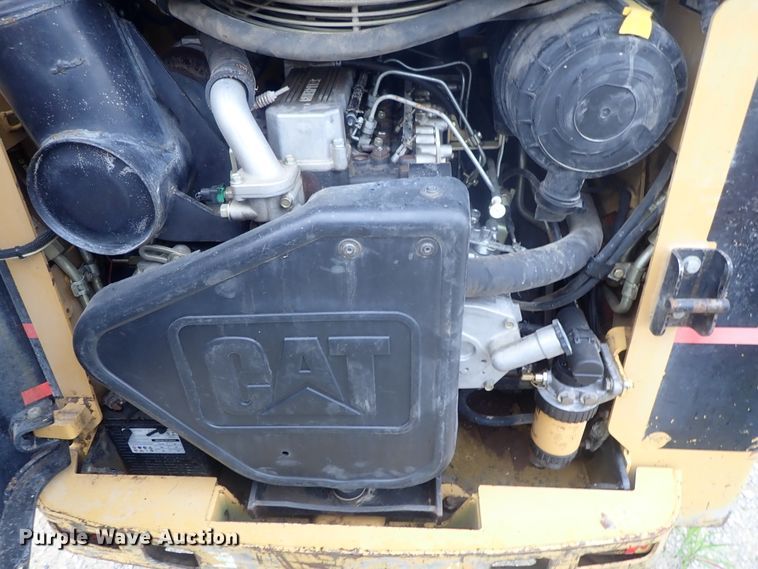 image for item DG3239 2007 Caterpillar 252B  skid steer loader