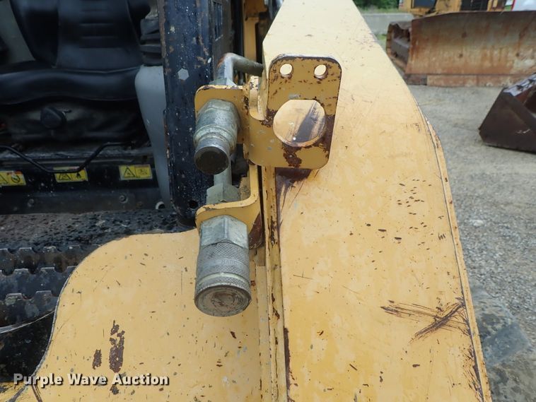 image for item DG3239 2007 Caterpillar 252B  skid steer loader