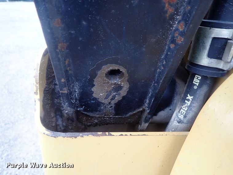 image for item DG3239 2007 Caterpillar 252B  skid steer loader