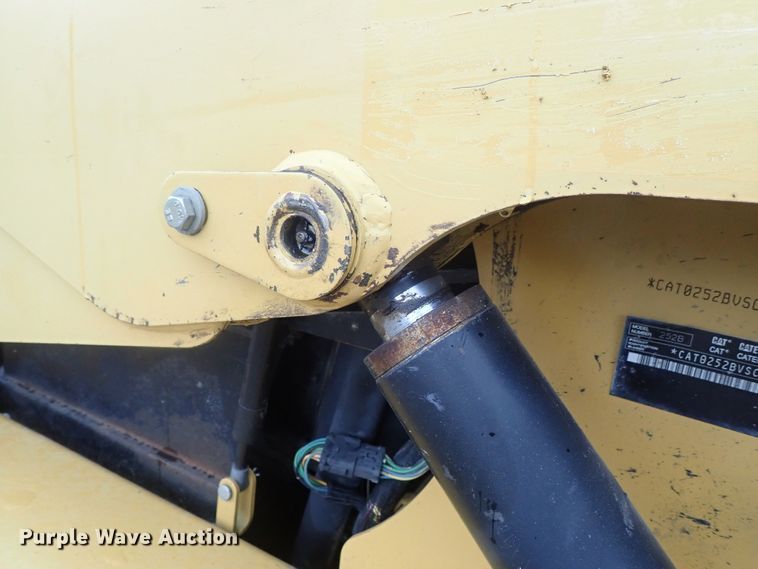 image for item DG3239 2007 Caterpillar 252B  skid steer loader