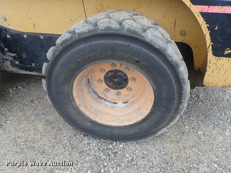 image for item DG3239 2007 Caterpillar 252B  skid steer loader