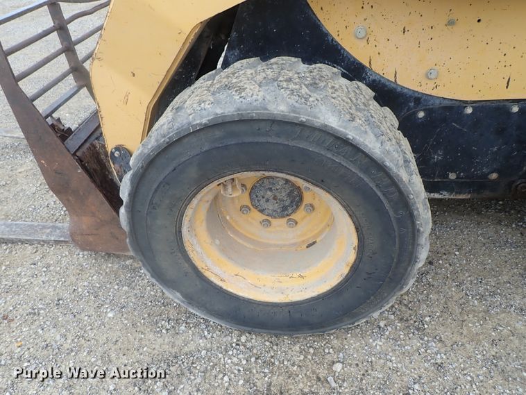 image for item DG3239 2007 Caterpillar 252B  skid steer loader
