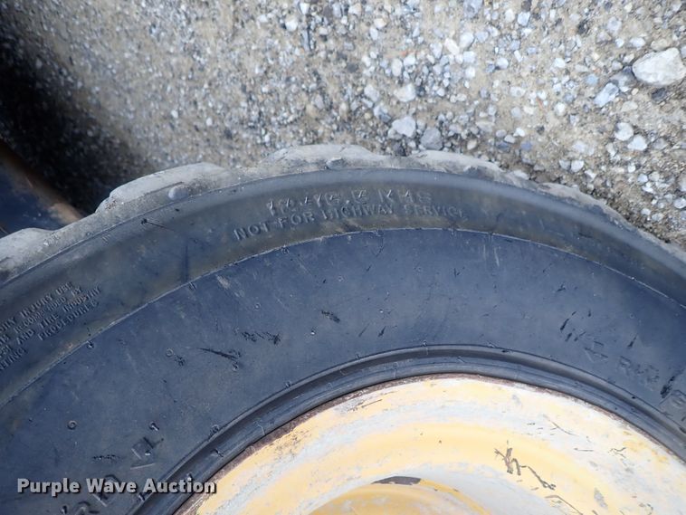 image for item DG3239 2007 Caterpillar 252B  skid steer loader