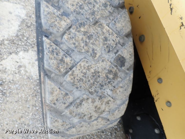 image for item DG3239 2007 Caterpillar 252B  skid steer loader