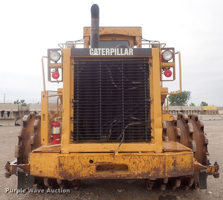 image for item DG3240 1990 Caterpillar 825C soil compactor