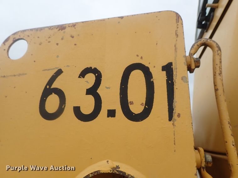 image for item DG3240 1990 Caterpillar 825C soil compactor