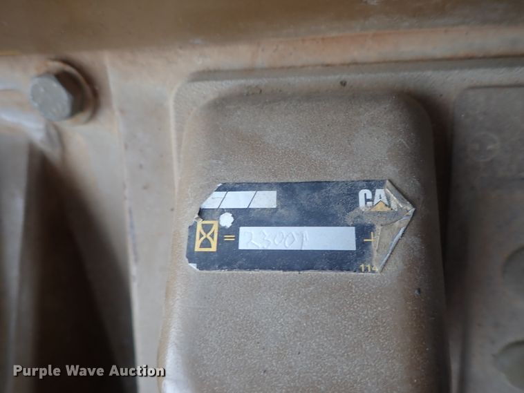 image for item DG3240 1990 Caterpillar 825C soil compactor