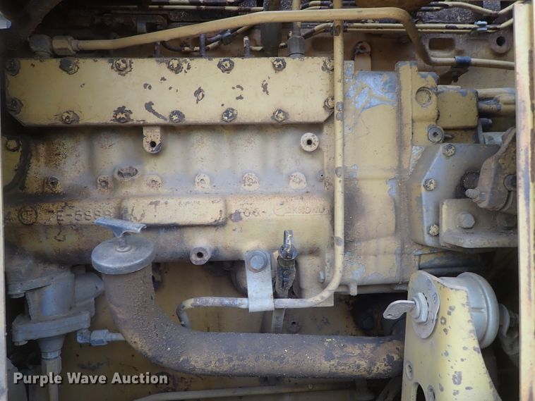 image for item DG3240 1990 Caterpillar 825C soil compactor