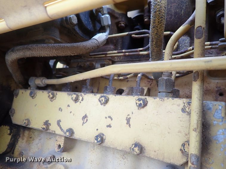 image for item DG3240 1990 Caterpillar 825C soil compactor