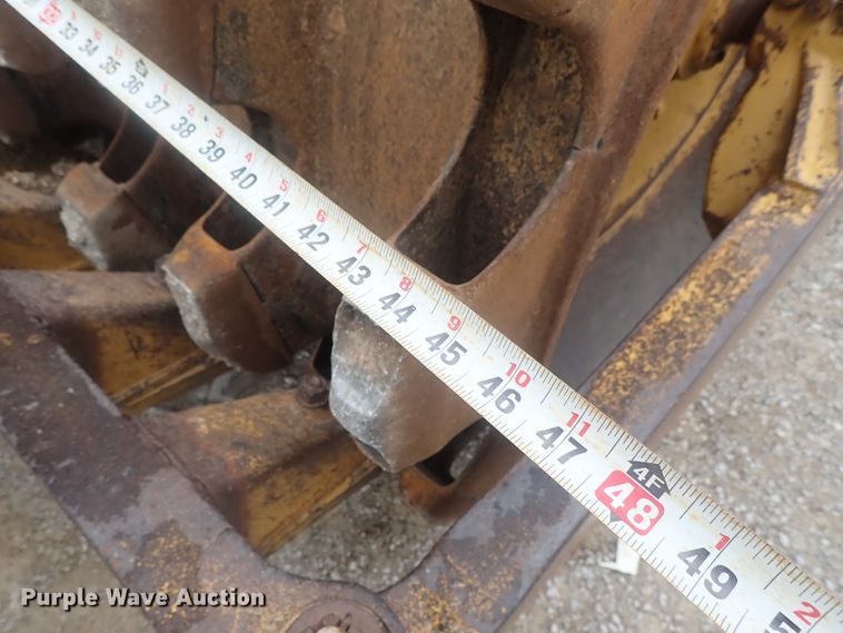 image for item DG3240 1990 Caterpillar 825C soil compactor