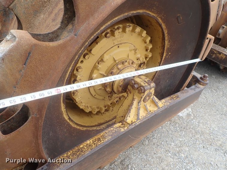 image for item DG3240 1990 Caterpillar 825C soil compactor