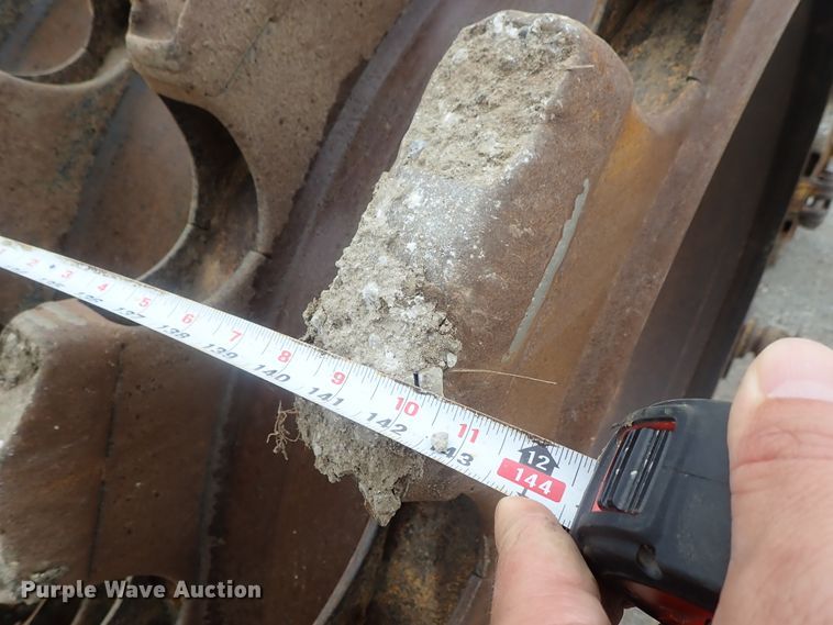 image for item DG3240 1990 Caterpillar 825C soil compactor