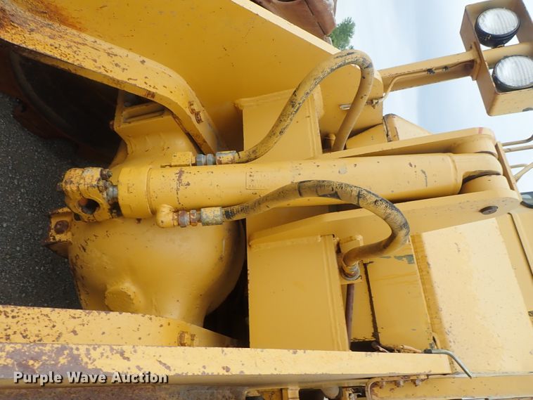 image for item DG3240 1990 Caterpillar 825C soil compactor