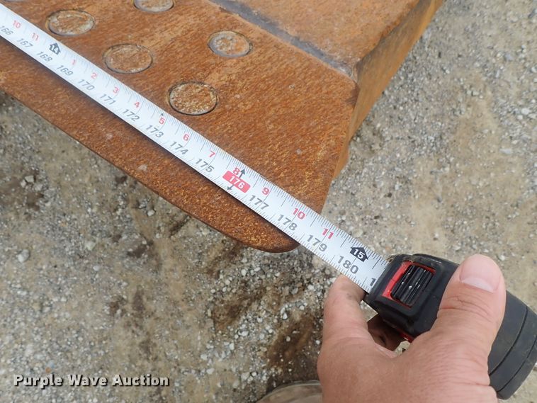 image for item DG3240 1990 Caterpillar 825C soil compactor