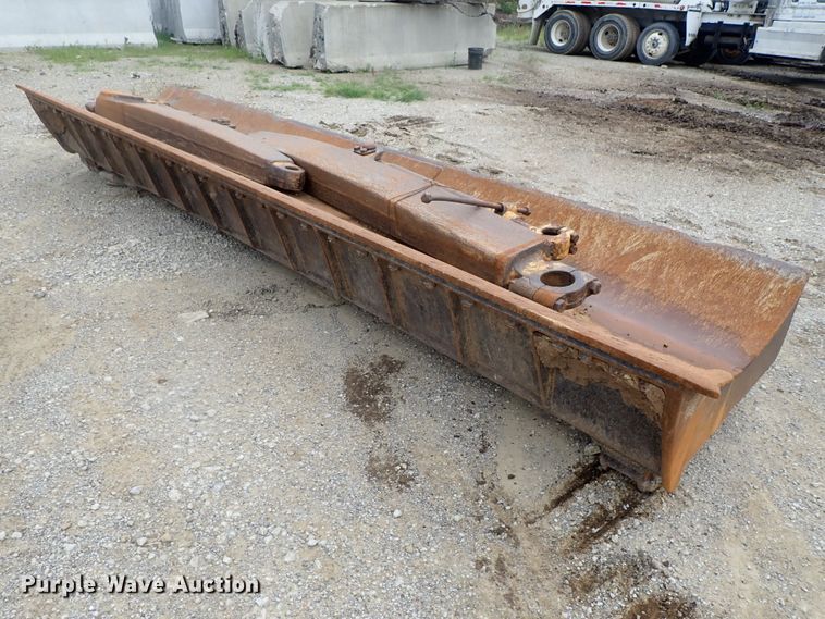 image for item DG3240 1990 Caterpillar 825C soil compactor