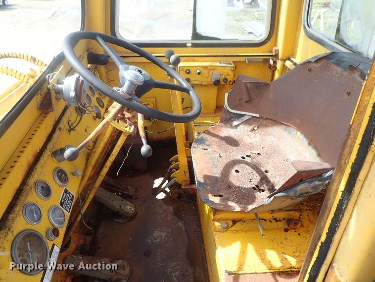 image for item DG3242 Massey Ferguson MF66  wheel loader