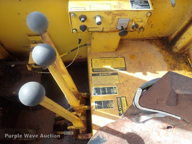 image for item DG3242 Massey Ferguson MF66  wheel loader