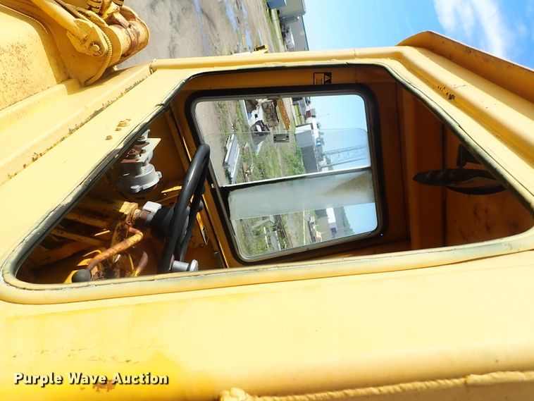 image for item DG3242 Massey Ferguson MF66  wheel loader